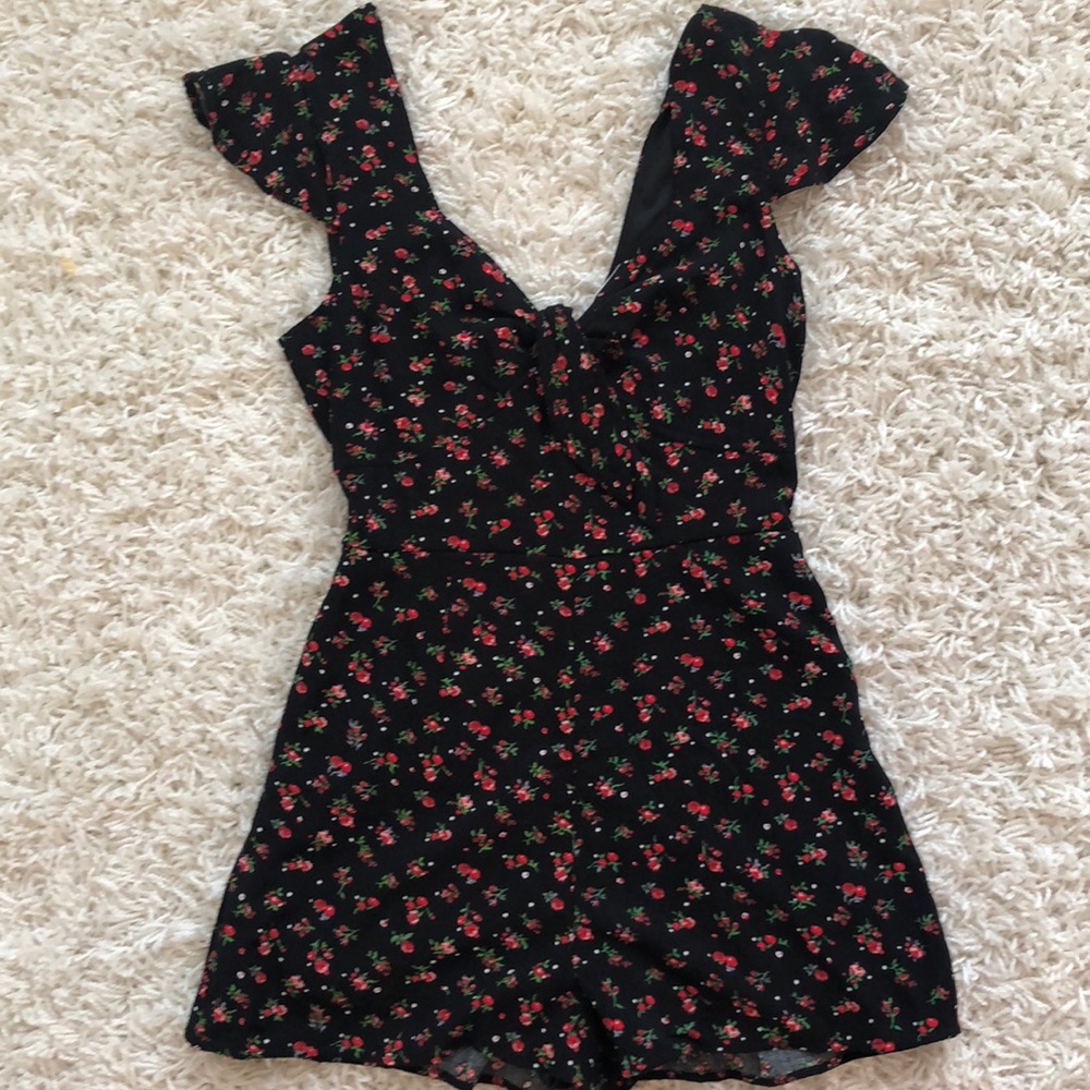 NWT floral romper, S, Charlotte Russe